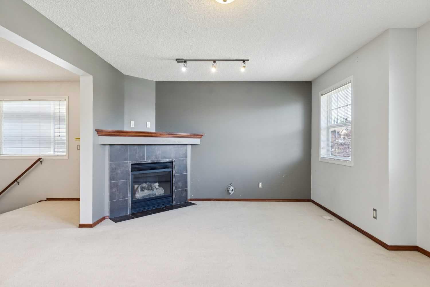 172 Kincora Drive NW