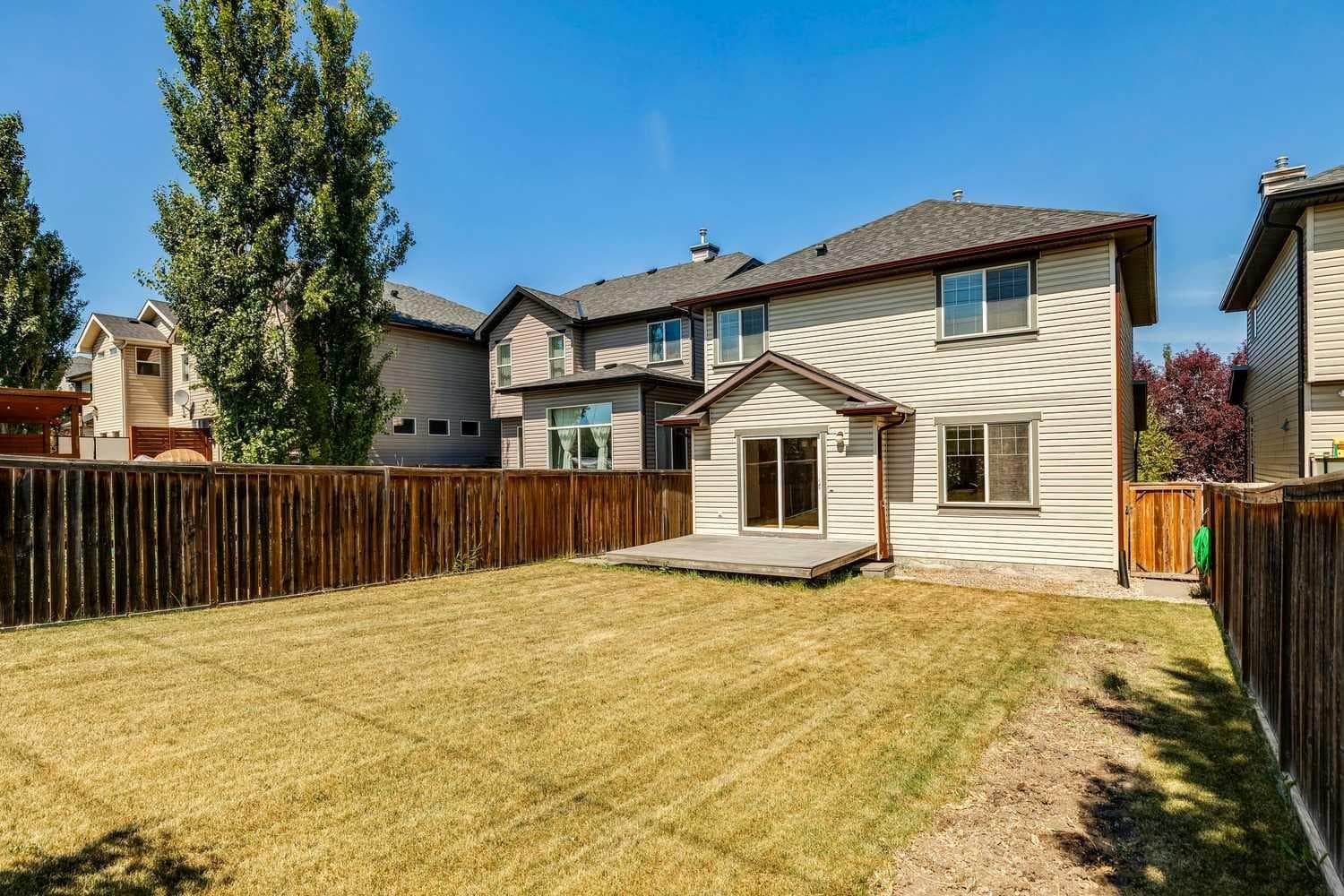 172 Kincora Drive NW