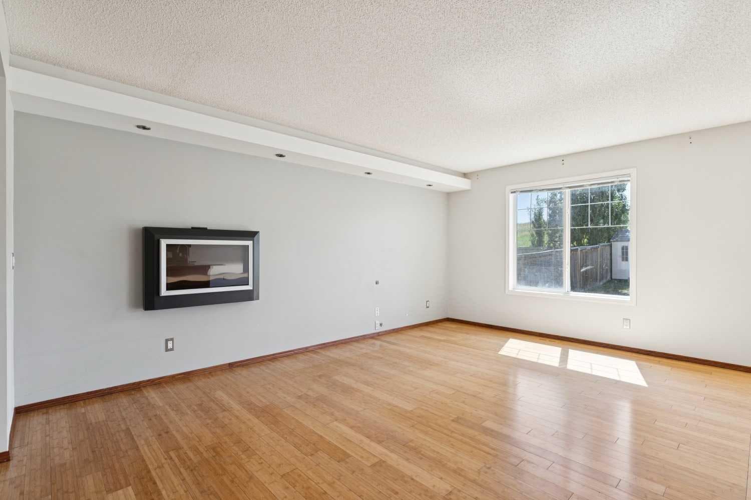 172 Kincora Drive NW