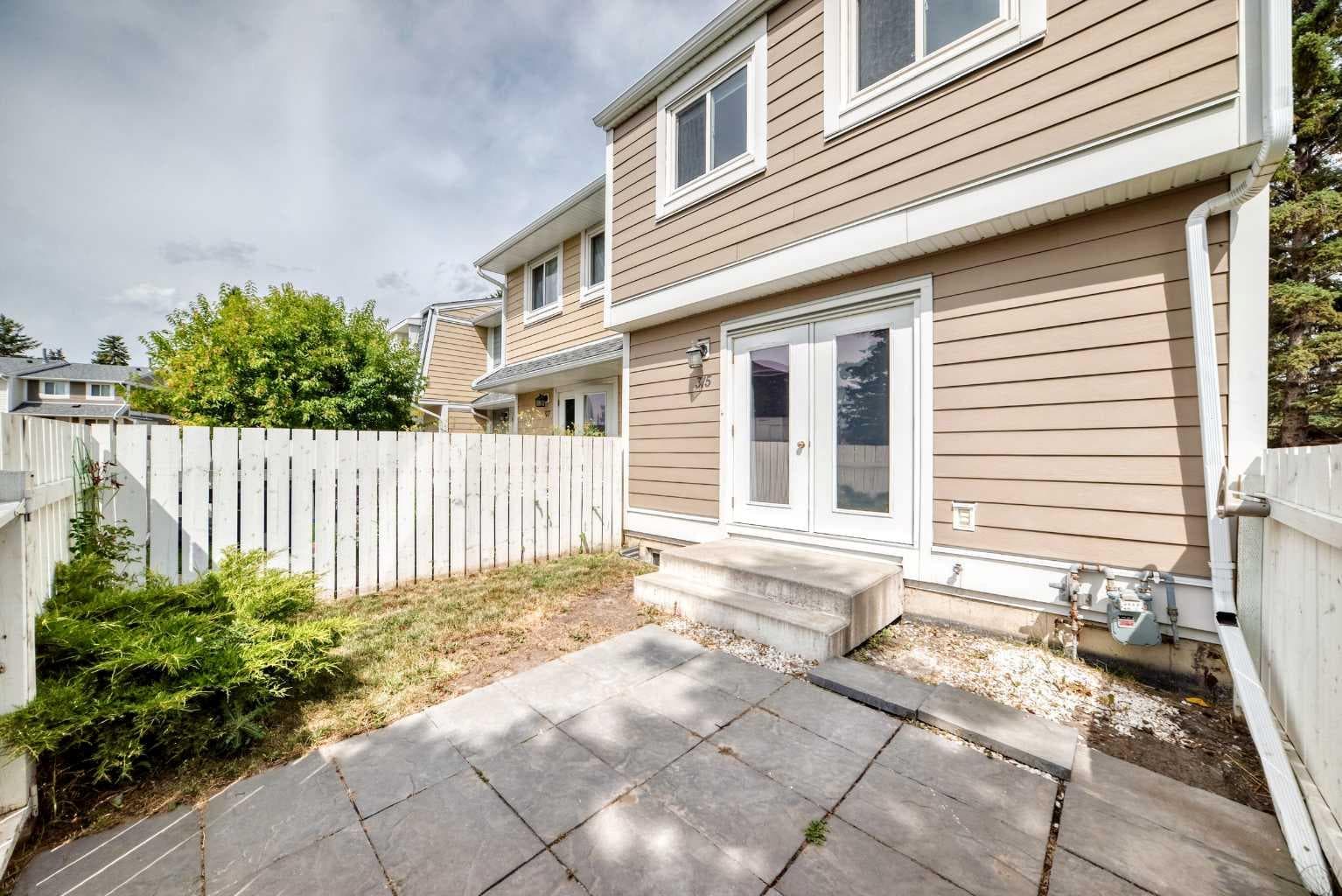 315 Georgian Villas NE