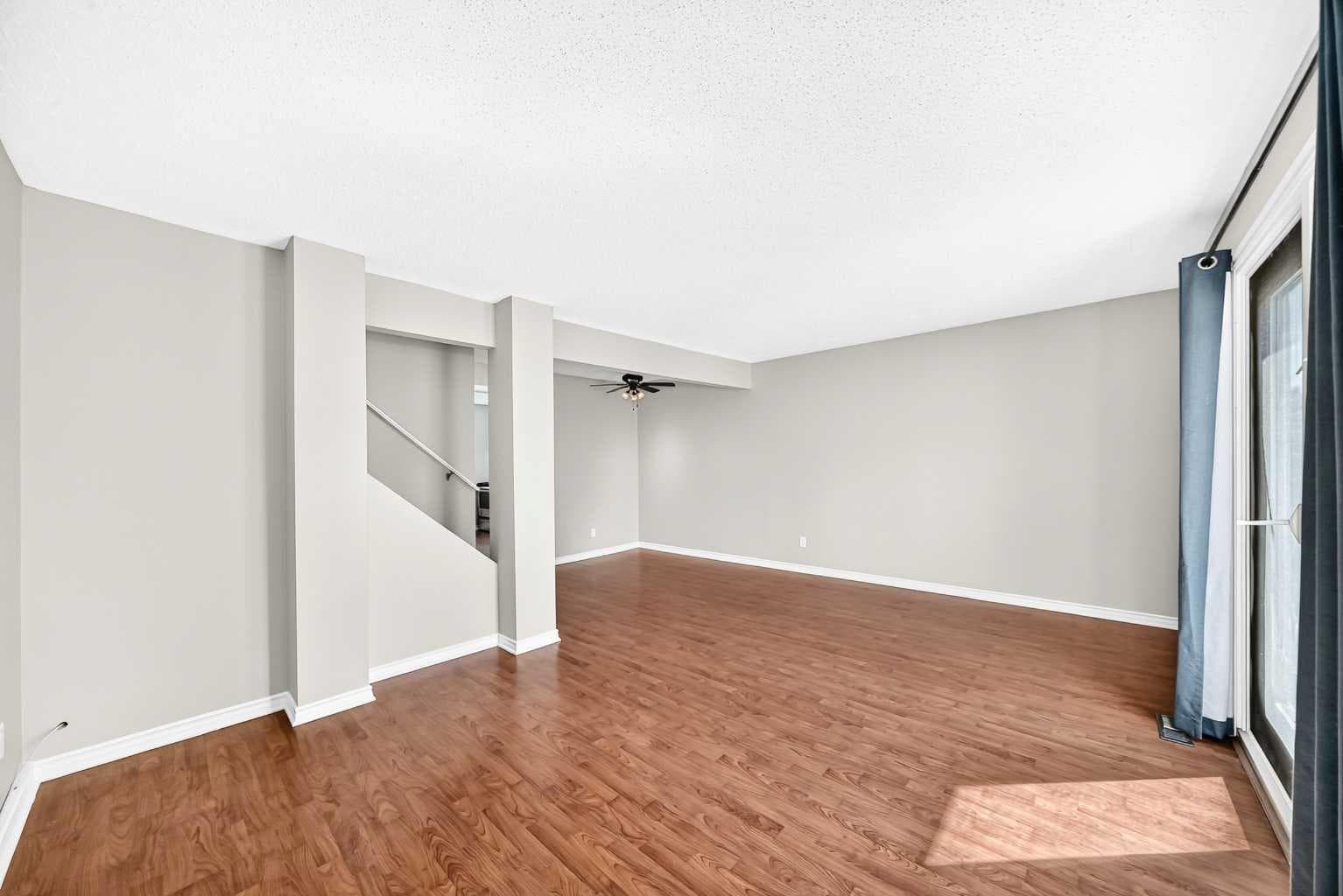 315 Georgian Villas NE