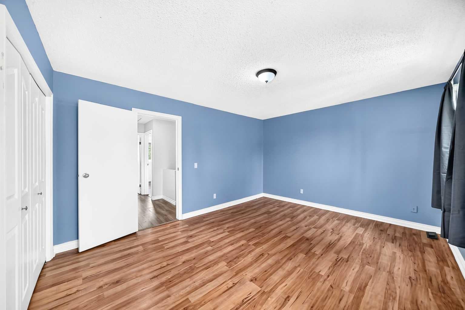 315 Georgian Villas NE