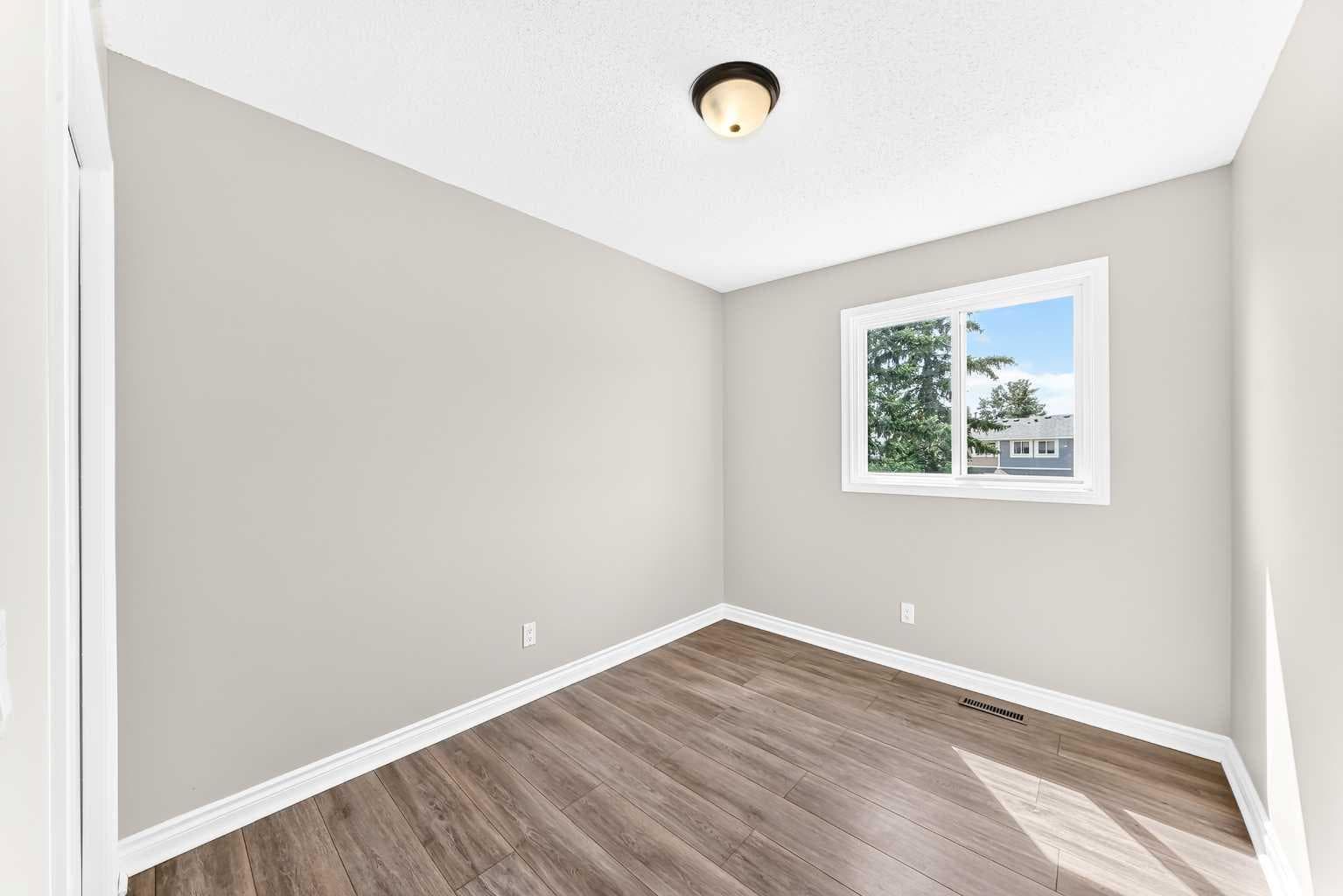 315 Georgian Villas NE