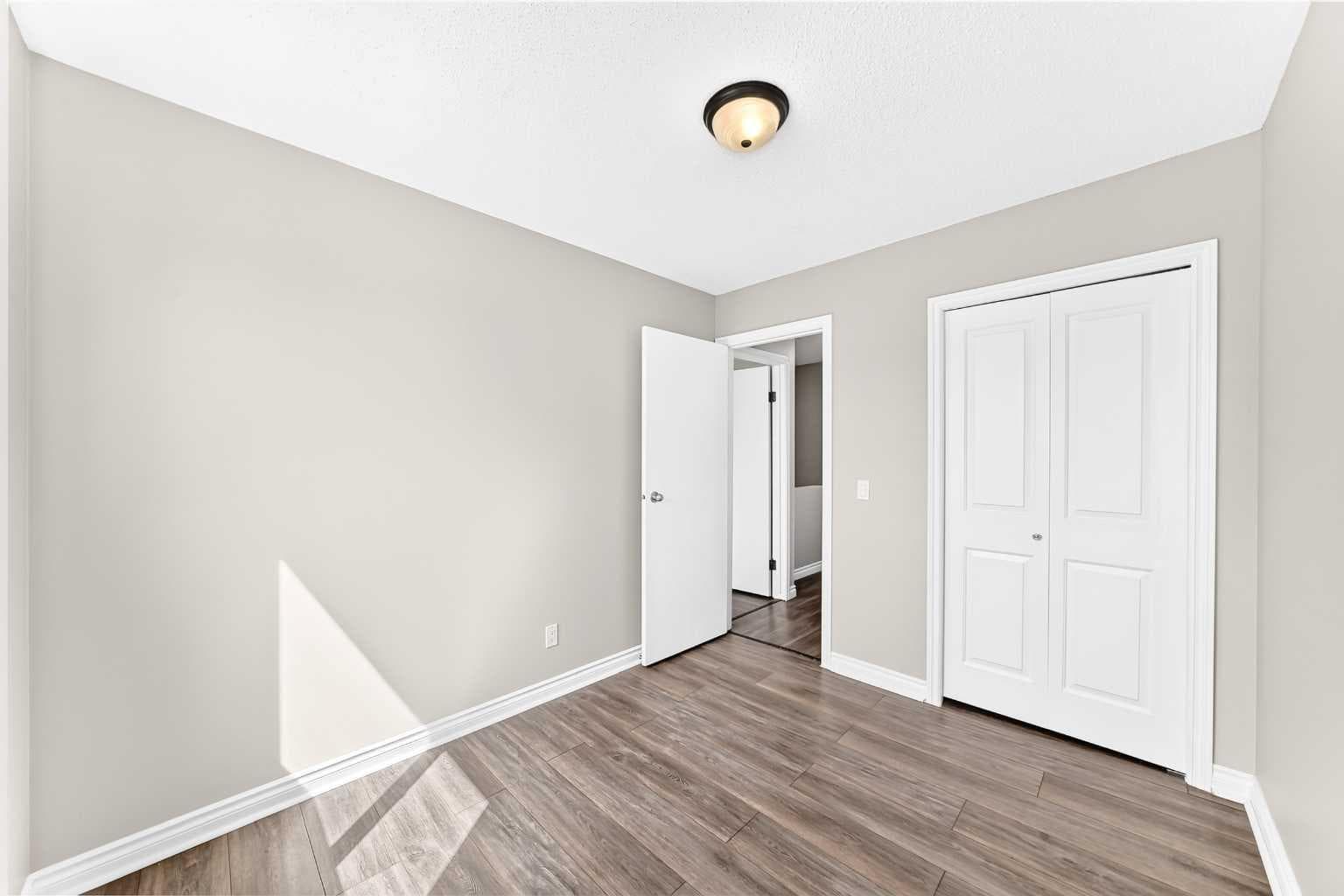 315 Georgian Villas NE
