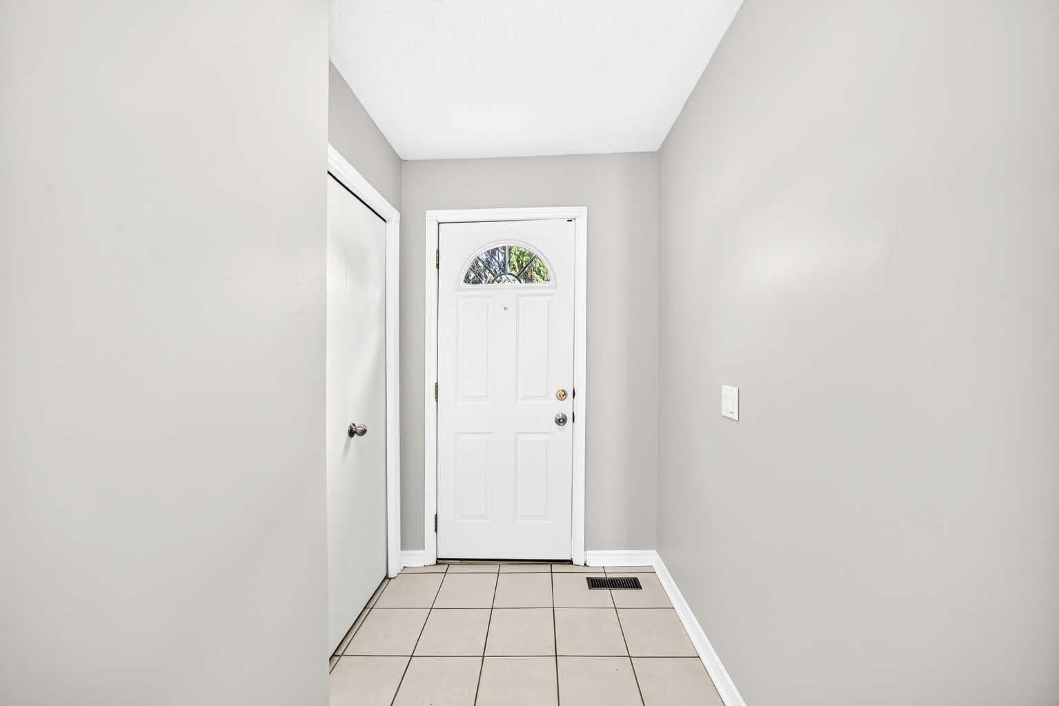 315 Georgian Villas NE