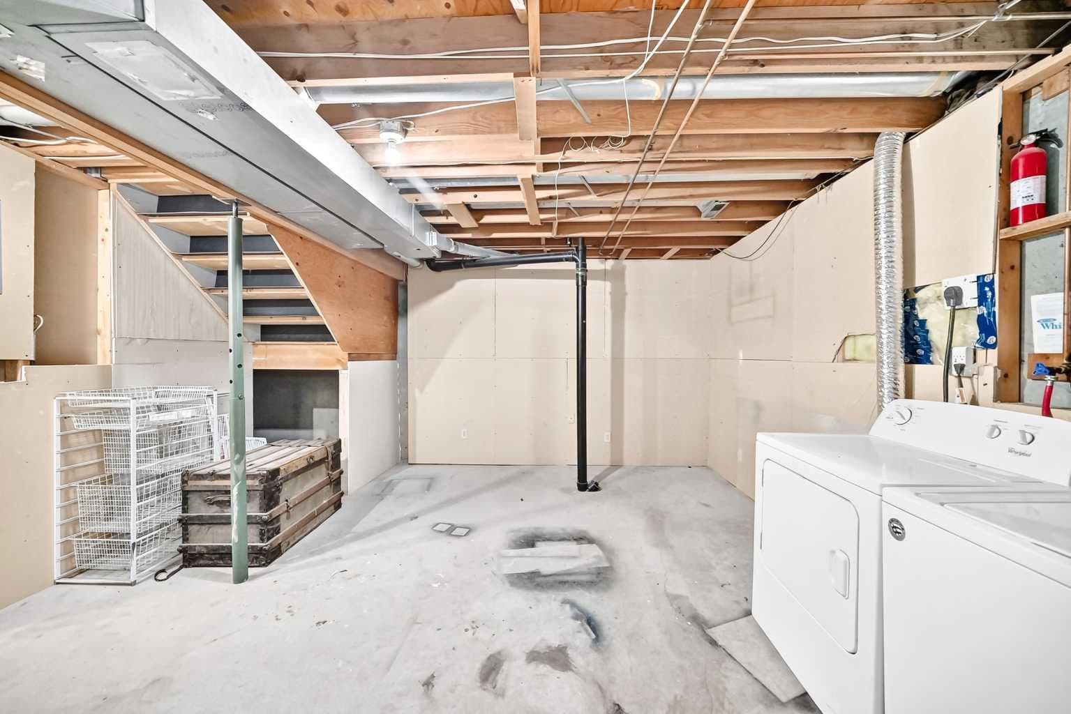 315 Georgian Villas NE