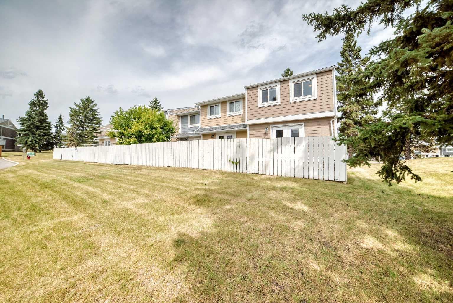 315 Georgian Villas NE