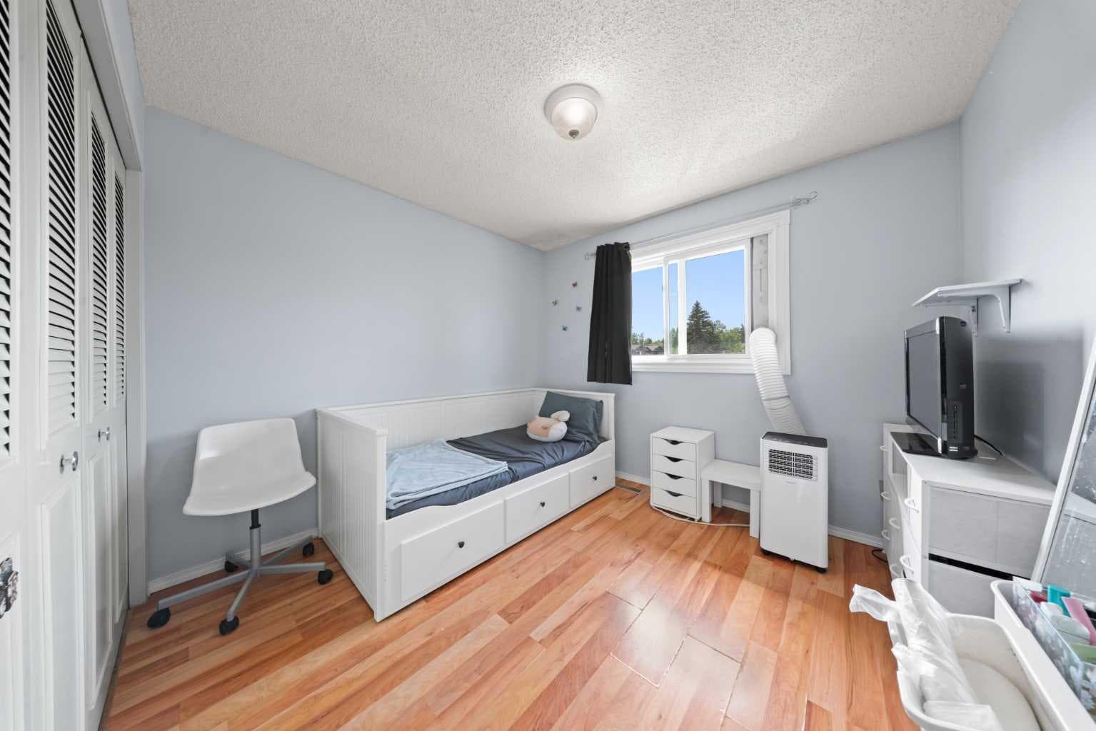 32 Shawmeadows Road SW