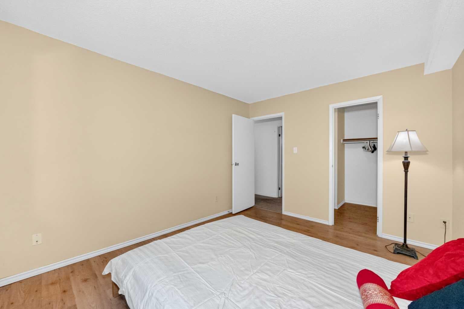 9106, 315 Southampton Drive SW