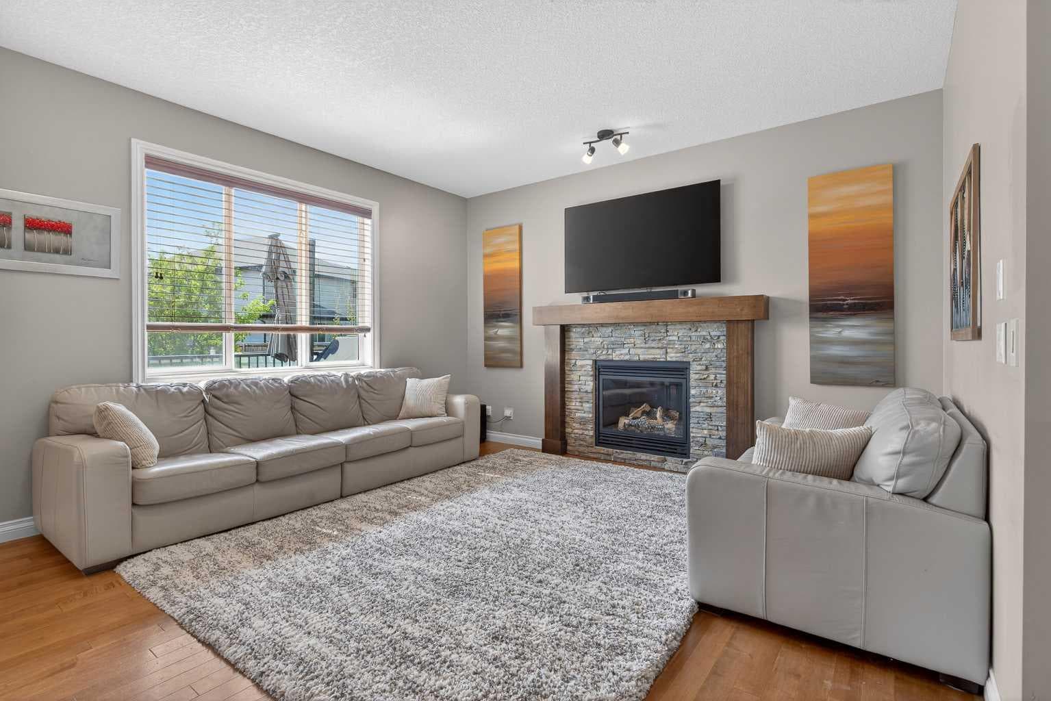 159 Sherwood Crescent NW