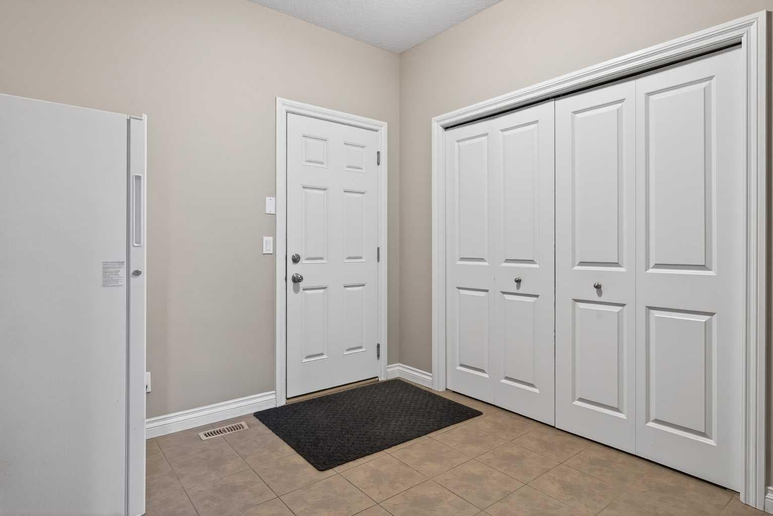 159 Sherwood Crescent NW