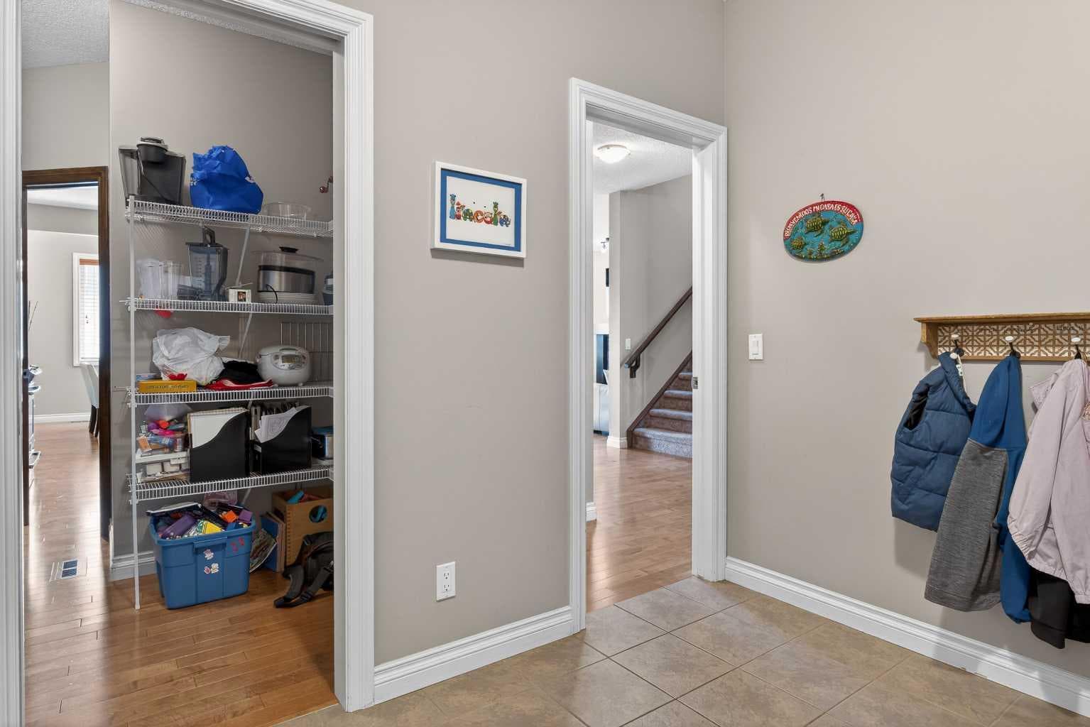 159 Sherwood Crescent NW