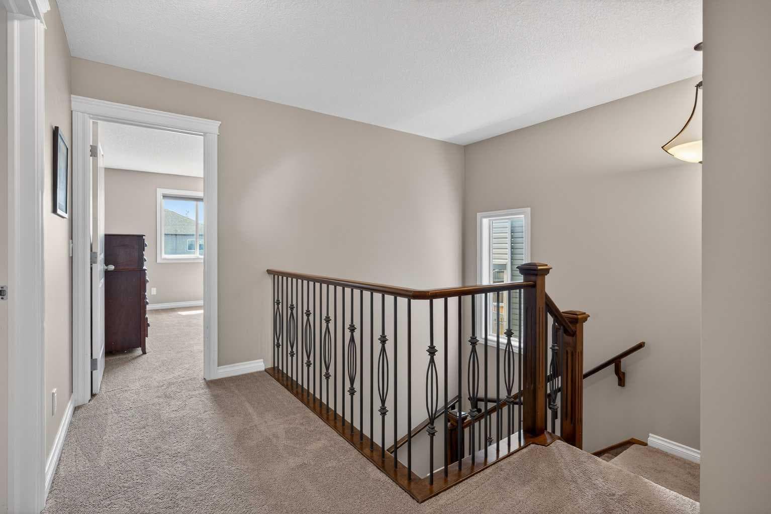 159 Sherwood Crescent NW