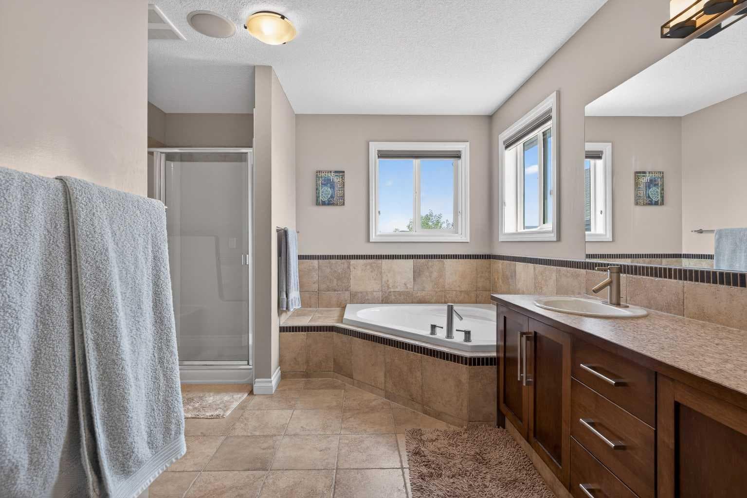 159 Sherwood Crescent NW