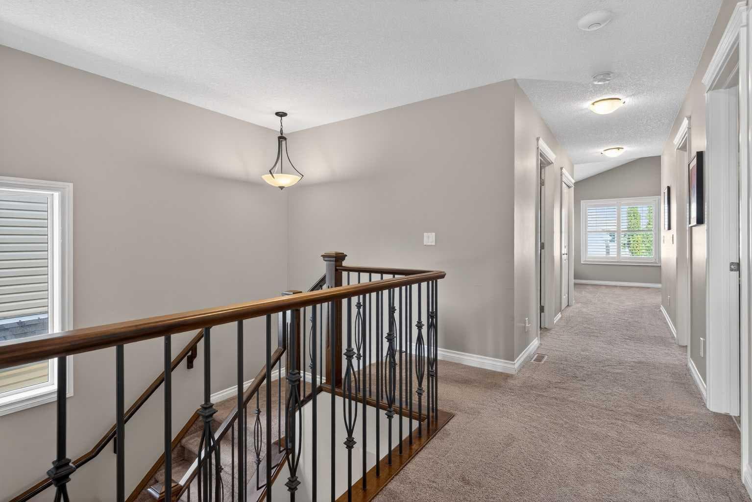 159 Sherwood Crescent NW