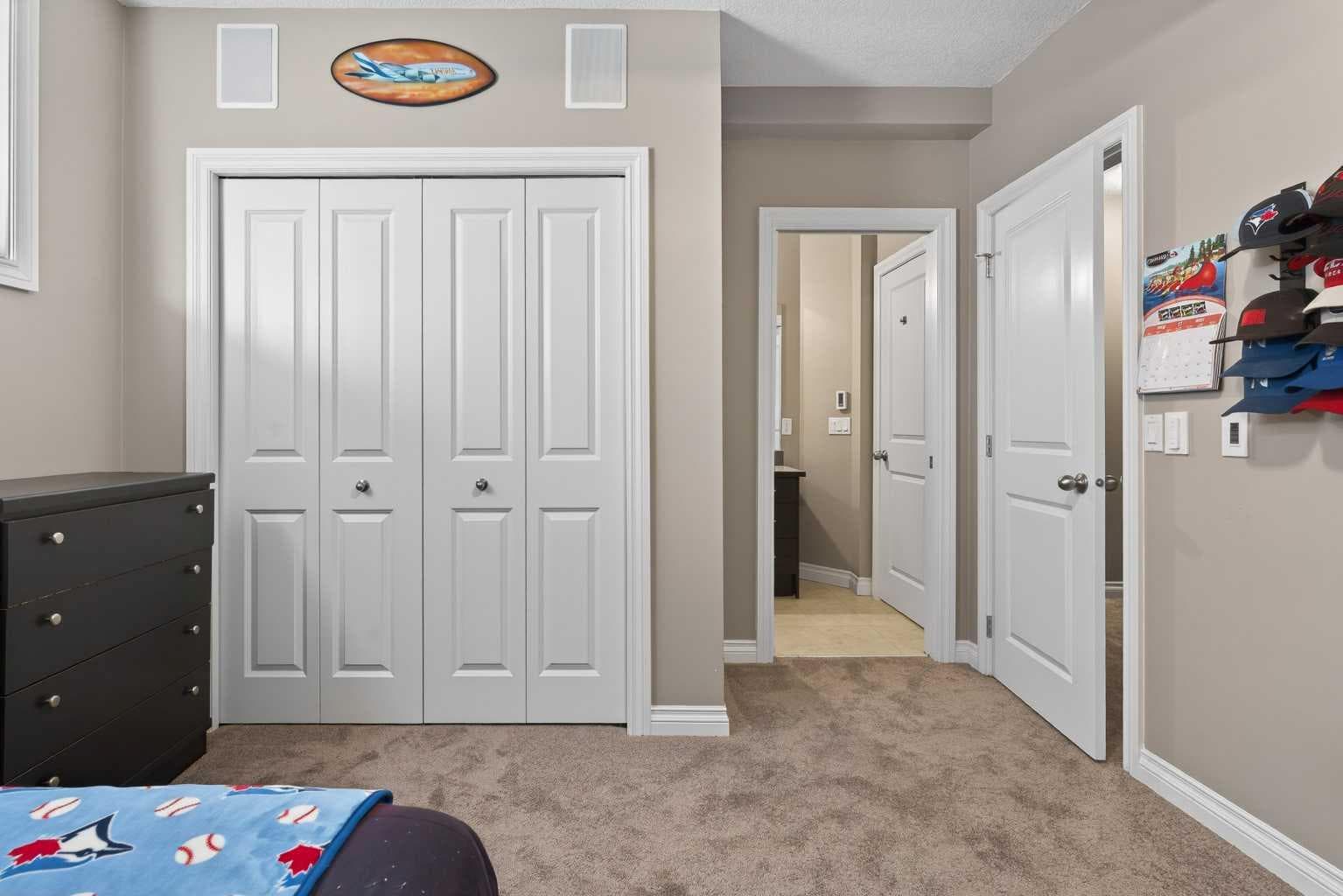 159 Sherwood Crescent NW