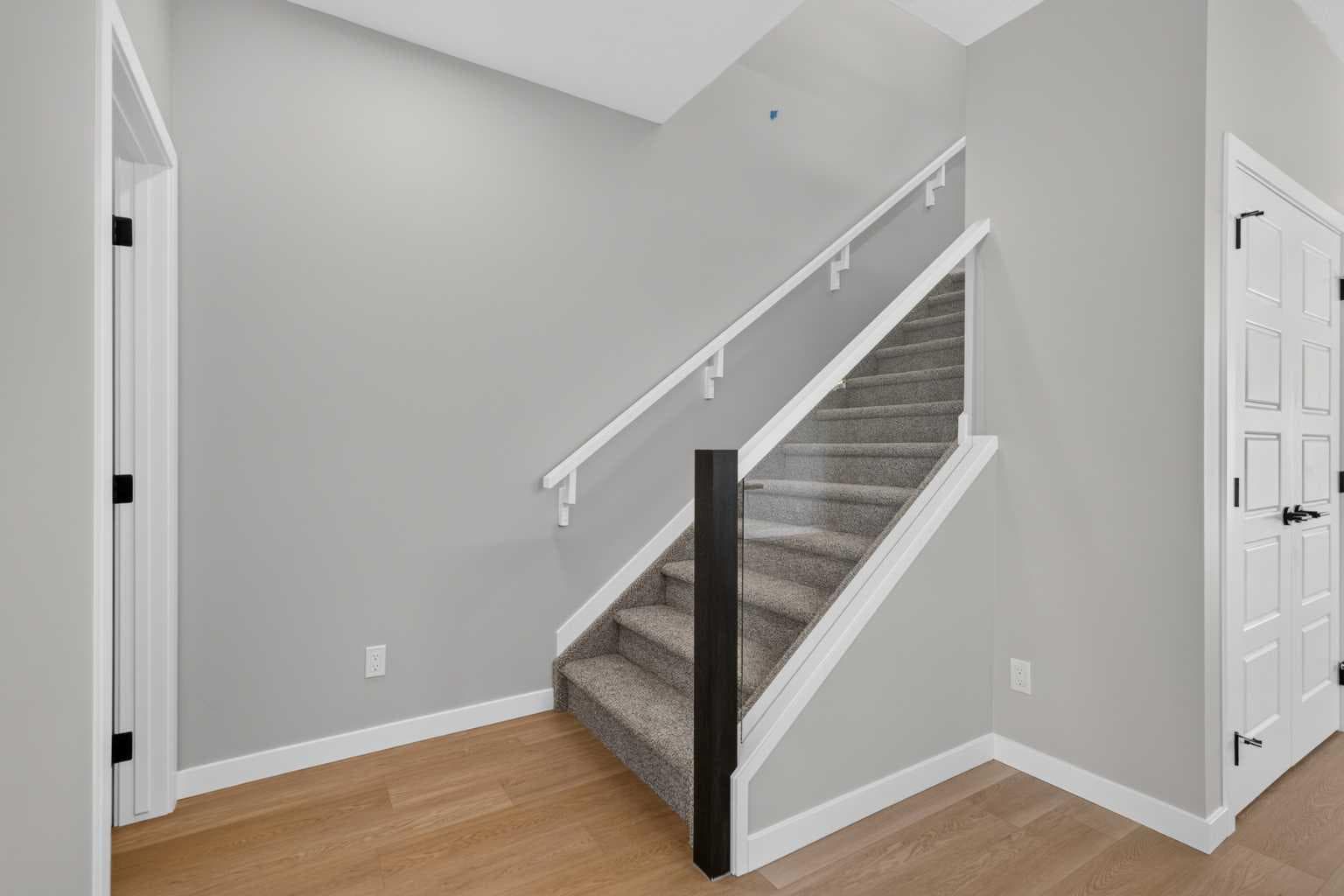 22 Chinook Winds Court SW