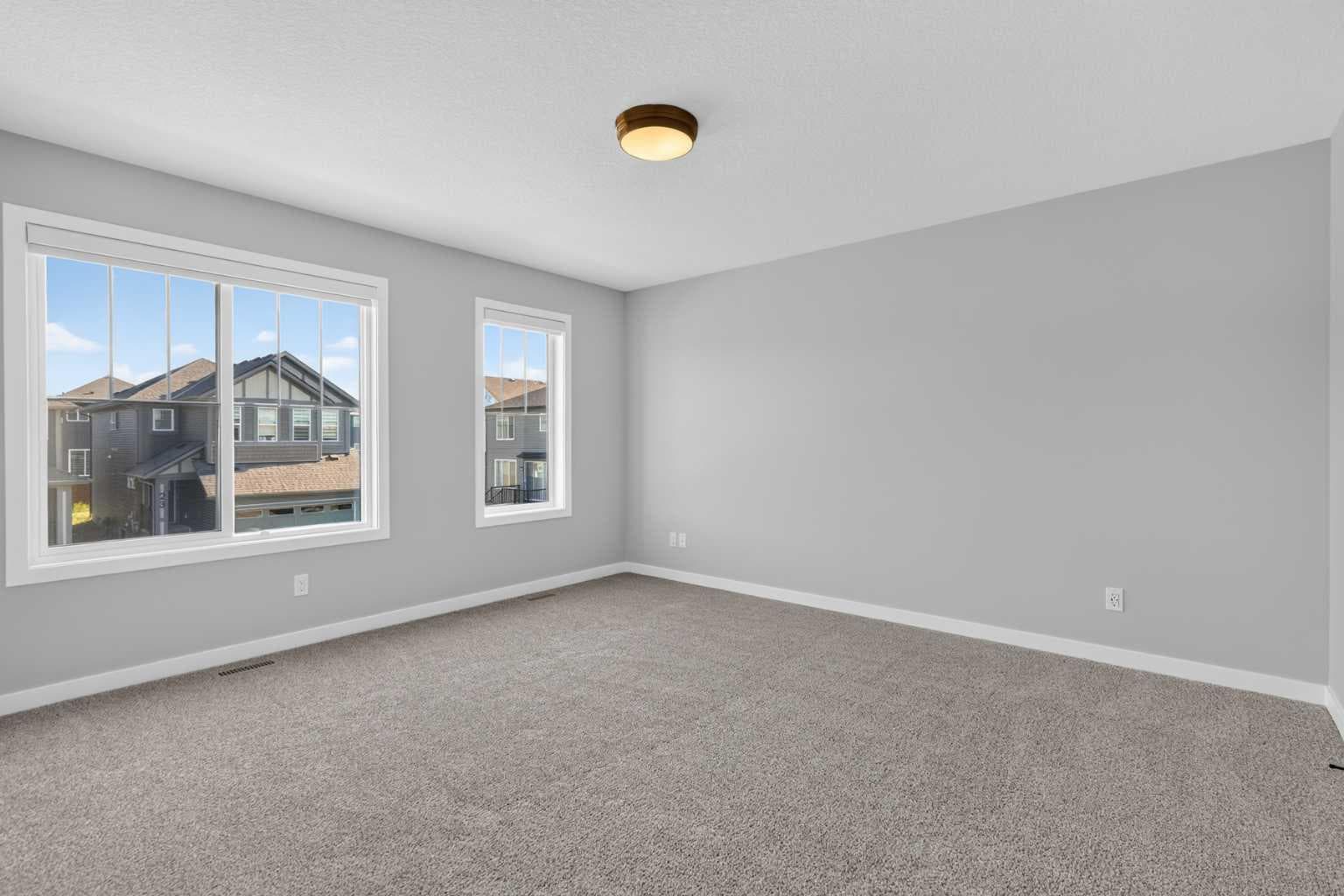 22 Chinook Winds Court SW