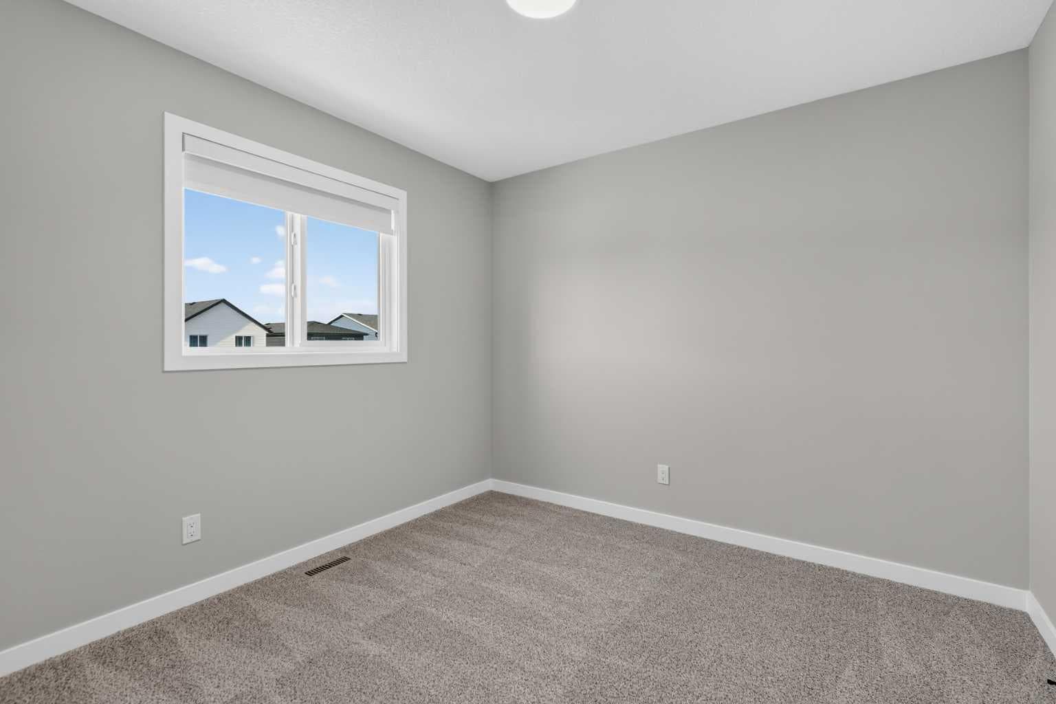 22 Chinook Winds Court SW