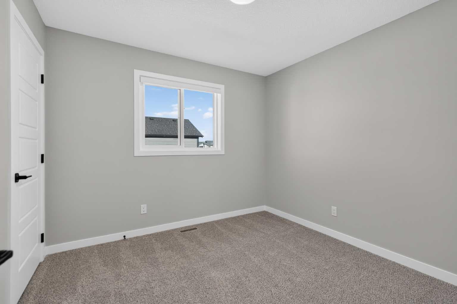 22 Chinook Winds Court SW
