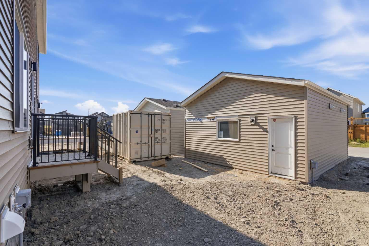 22 Chinook Winds Court SW