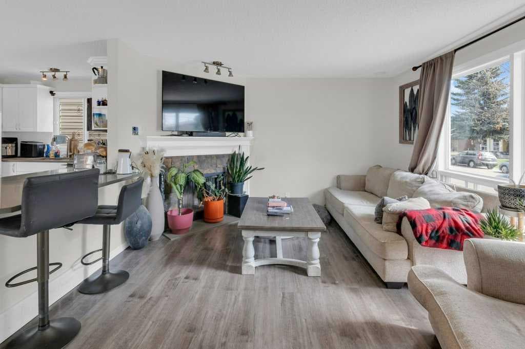 171 Erin Mount Place SE