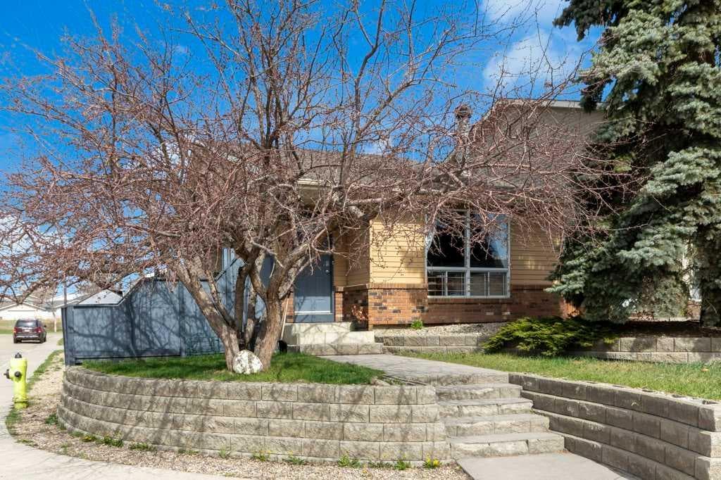 171 Erin Mount Place SE