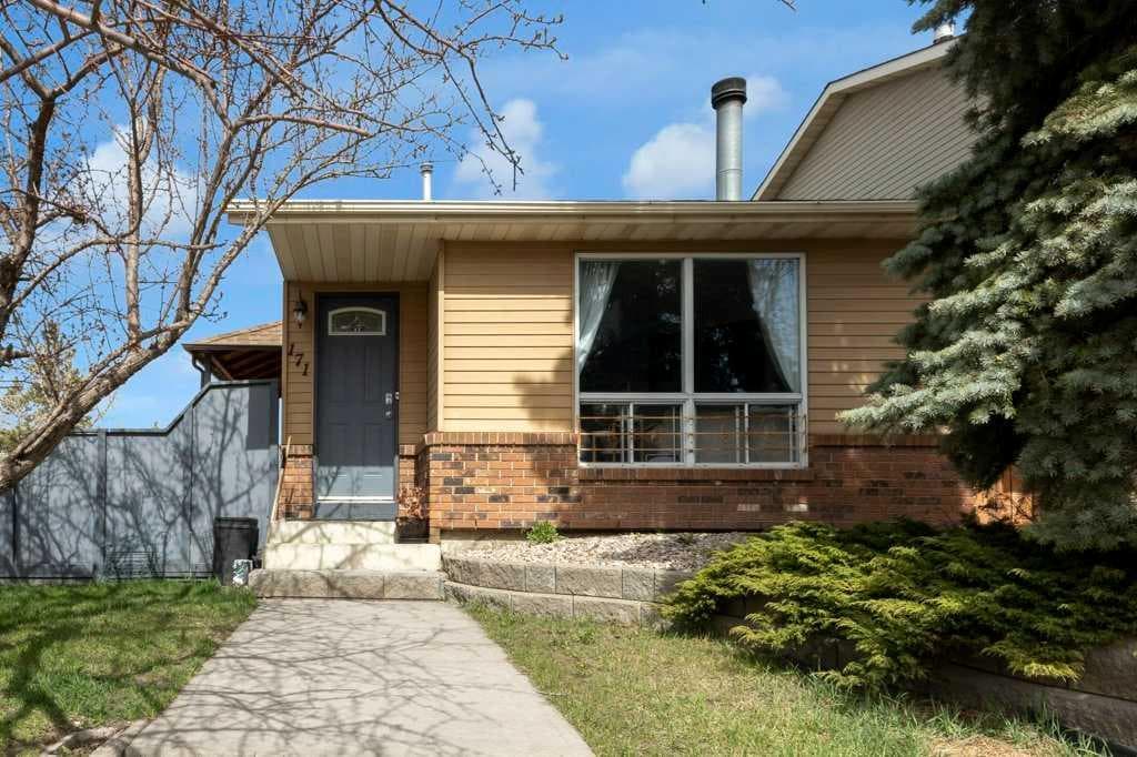 171 Erin Mount Place SE
