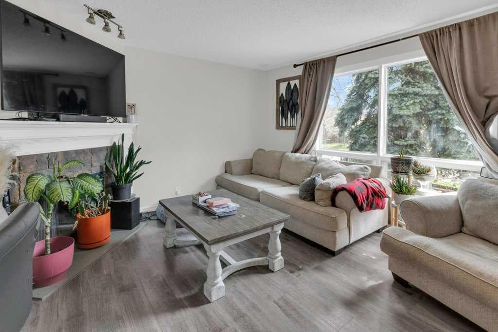 171 Erin Mount Place SE