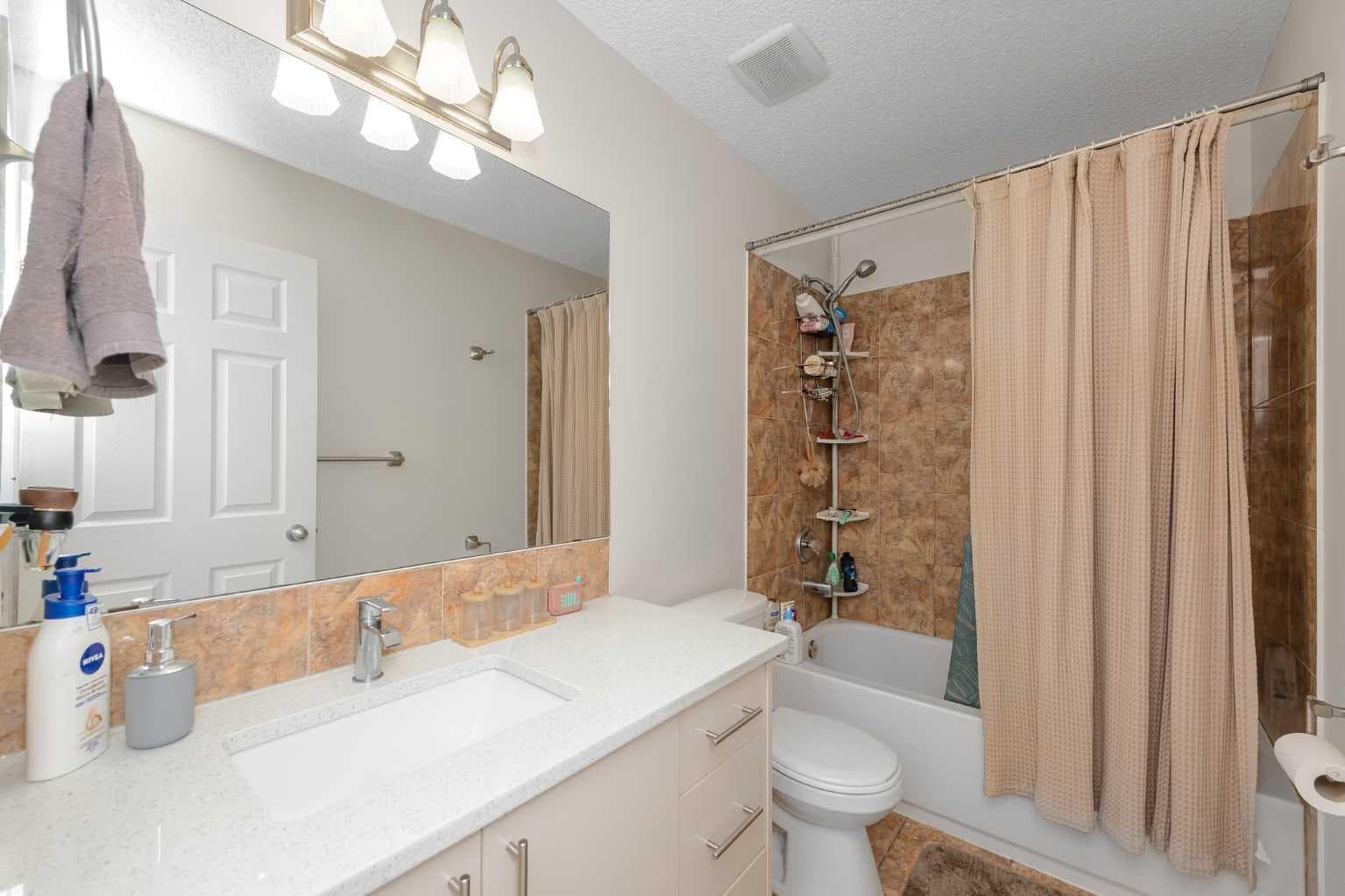210 Taracove Landing NE