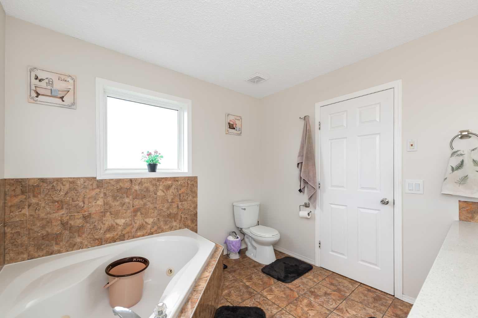 210 Taracove Landing NE