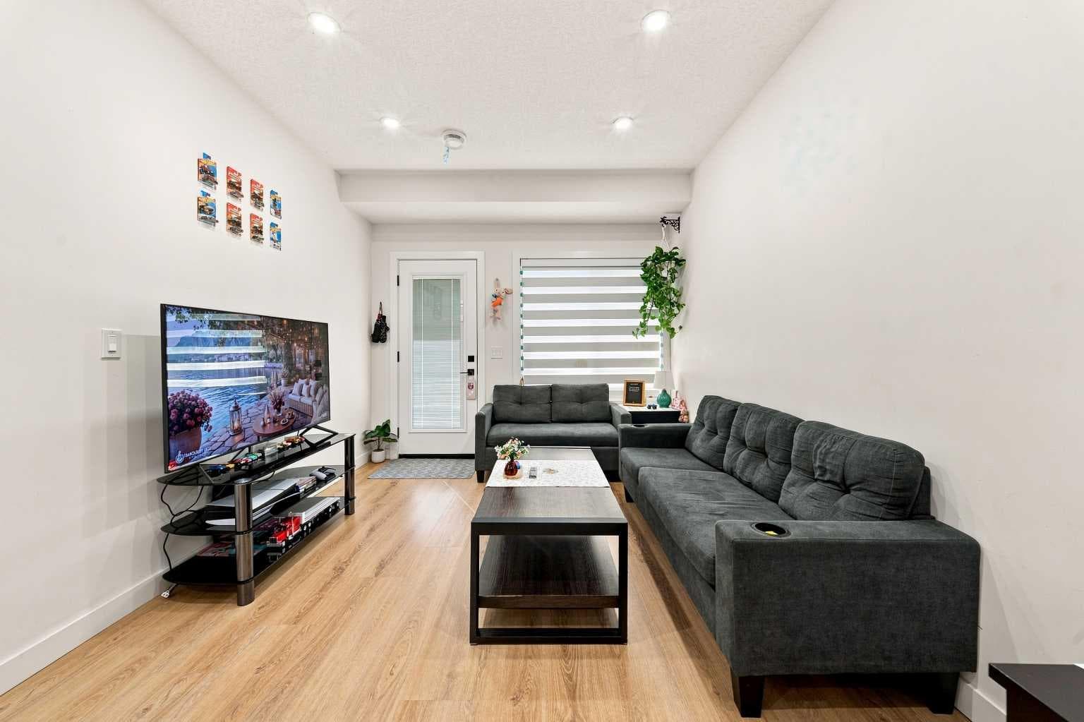 303 Cornerbrook Drive NE