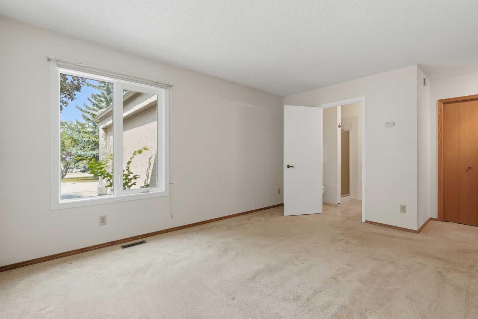 30 Sandarac Circle NW