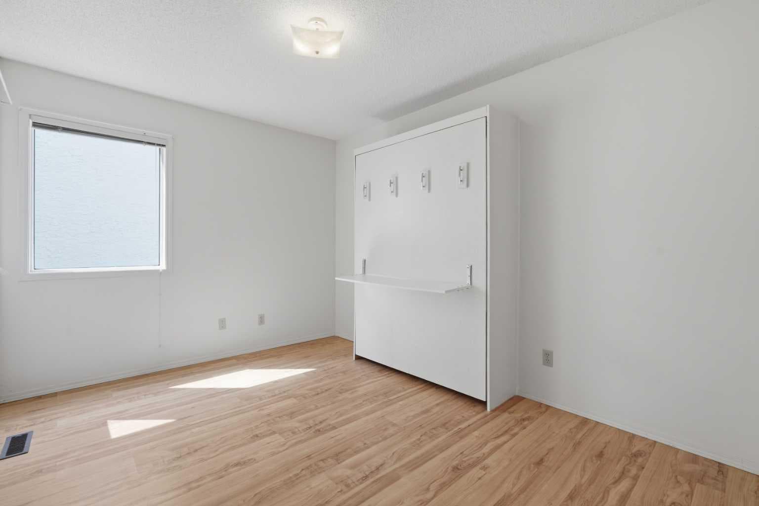 30 Sandarac Circle NW