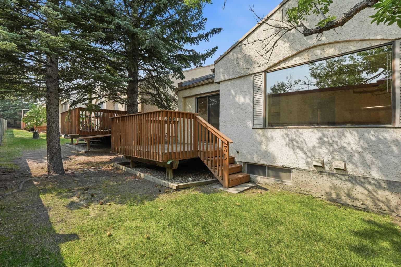 30 Sandarac Circle NW
