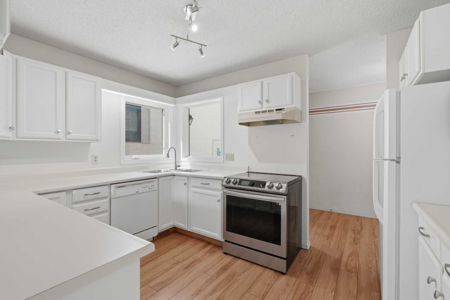 30 Sandarac Circle NW