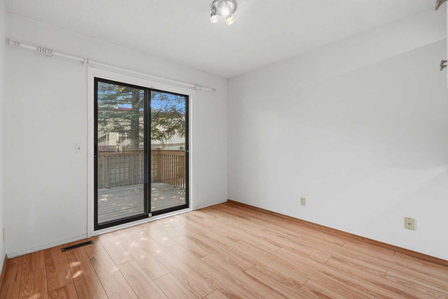 30 Sandarac Circle NW