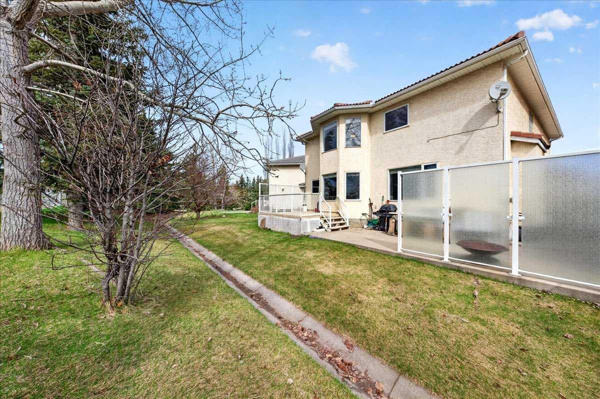 98 Hampstead Circle NW
