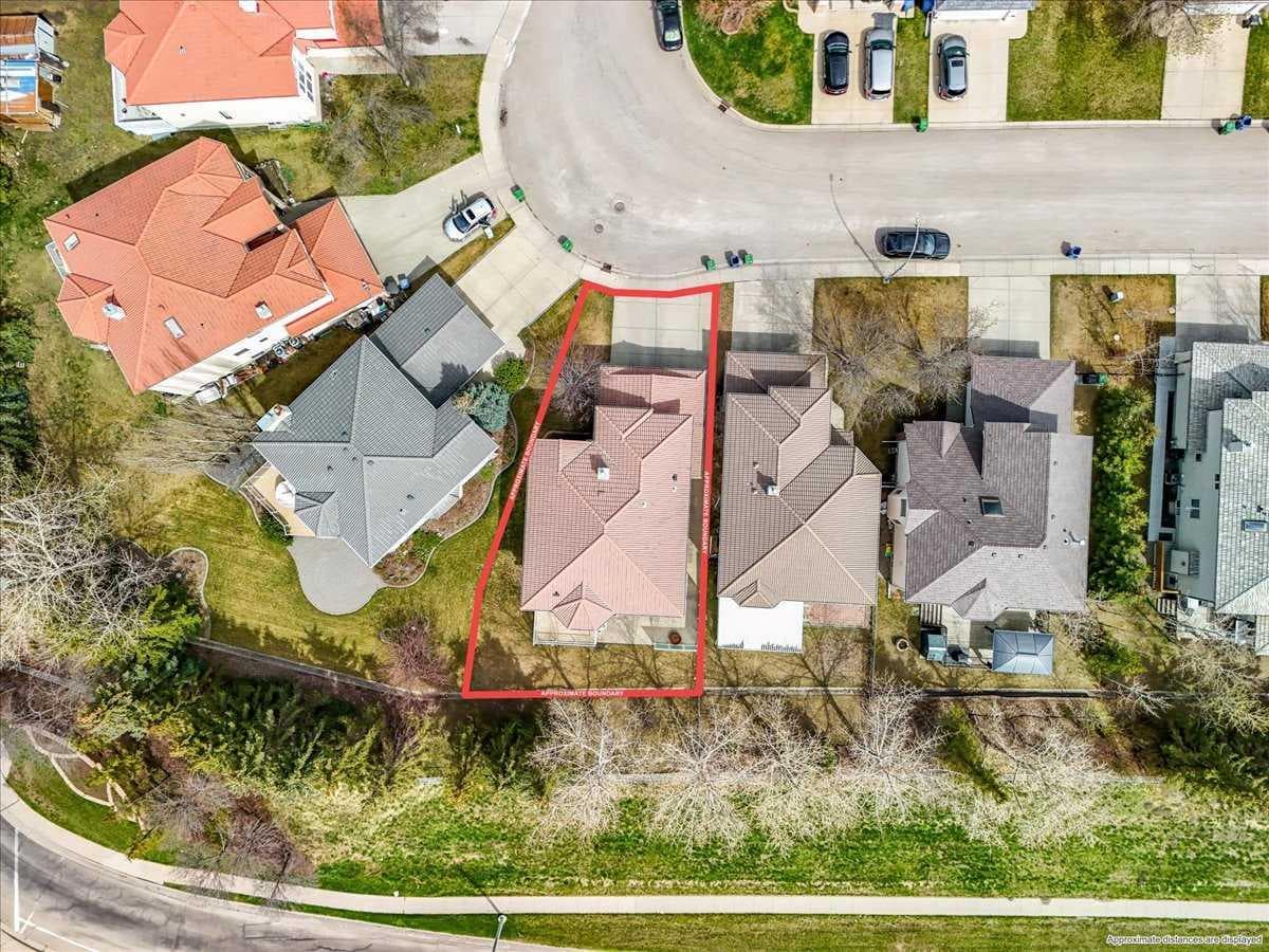 98 Hampstead Circle NW