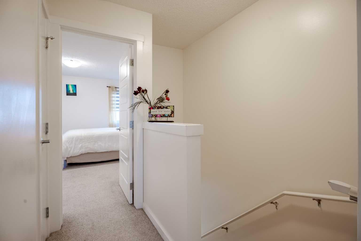 202, 2400 Ravenswood View SE