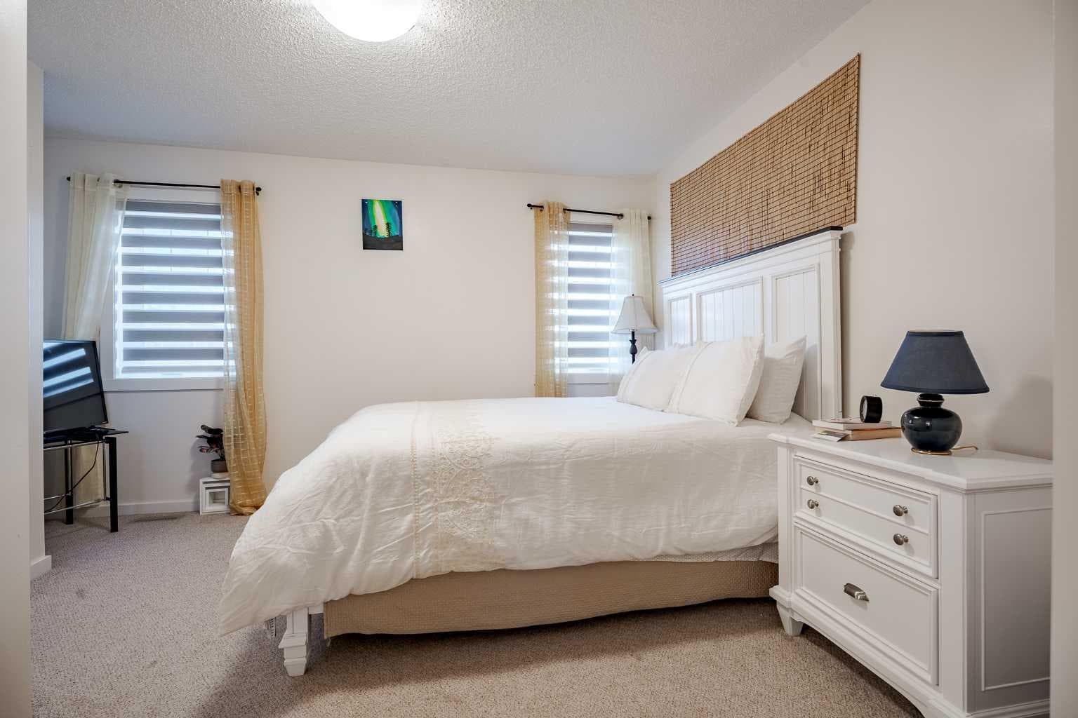 202, 2400 Ravenswood View SE