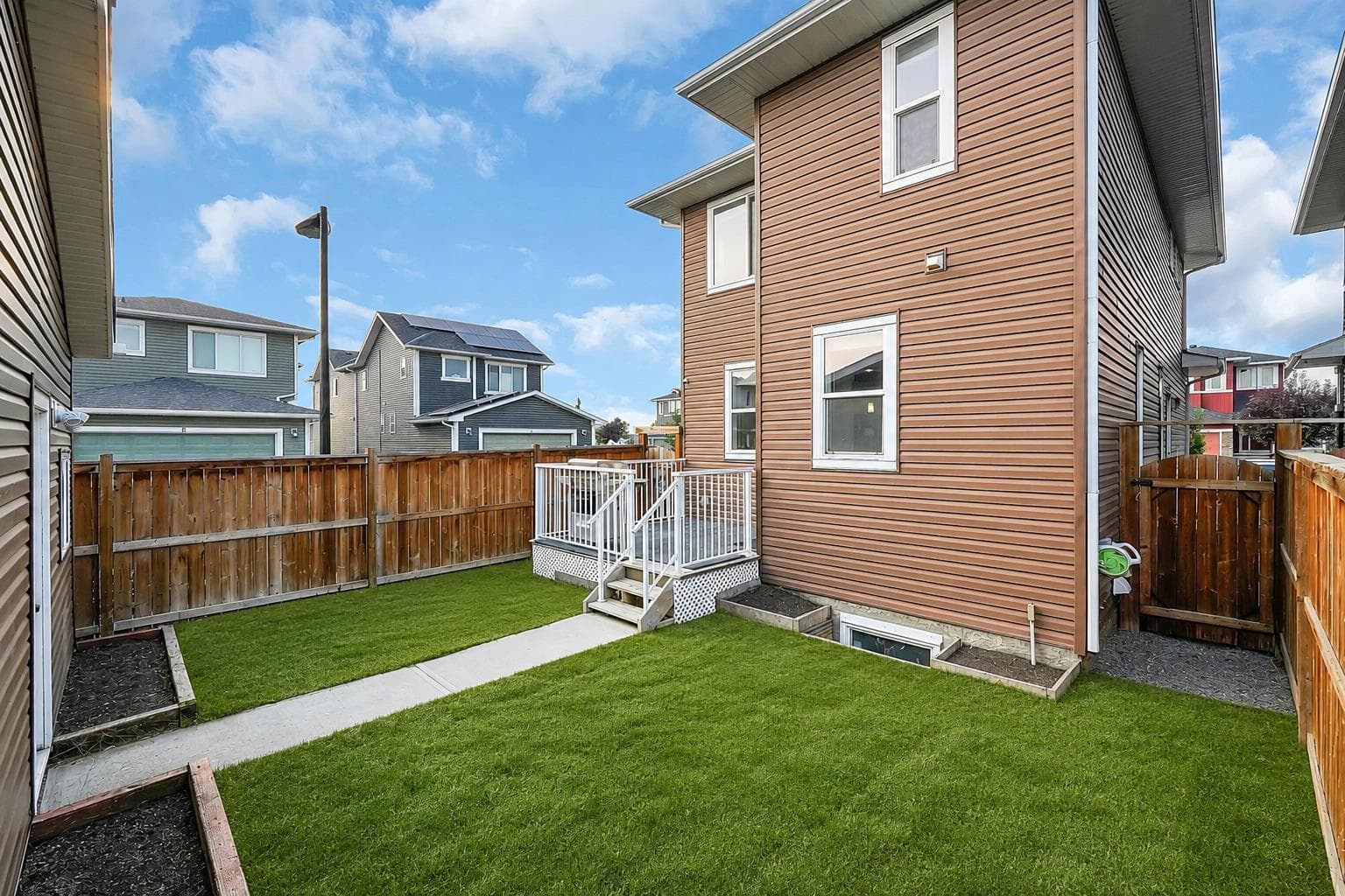 95 Redstone Park NE