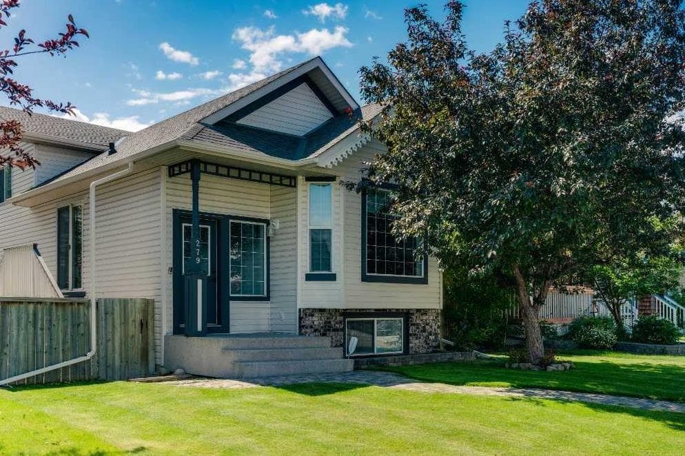279 Covehaven View NE