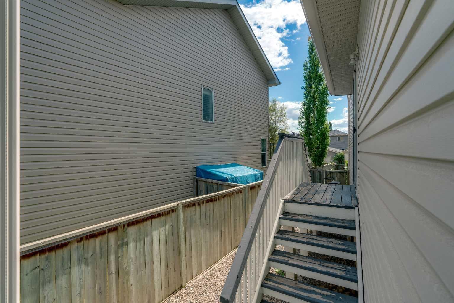 279 Covehaven View NE