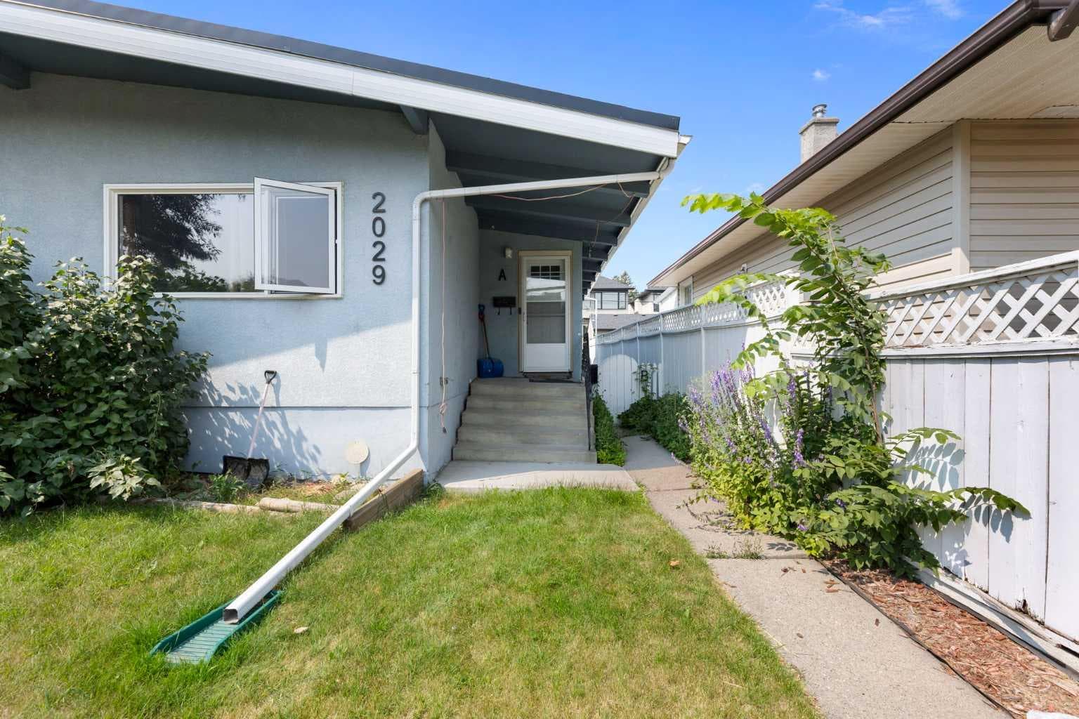2029 & 2031 35 Street SW