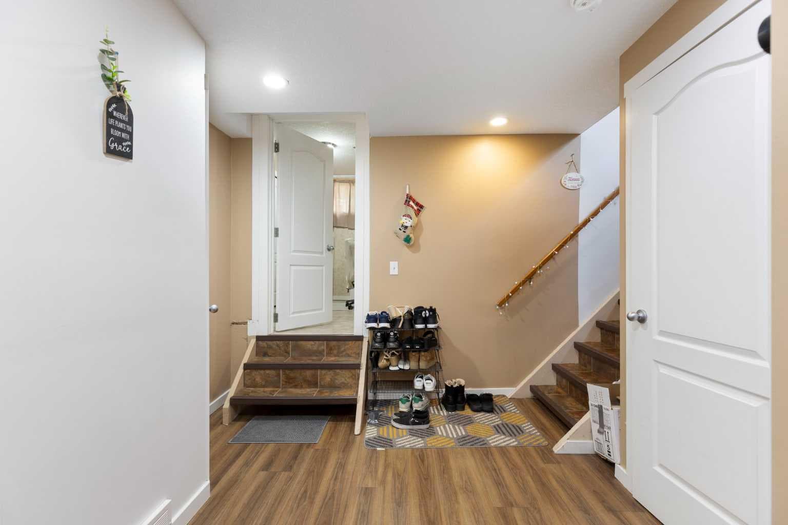 2029 & 2031 35 Street SW