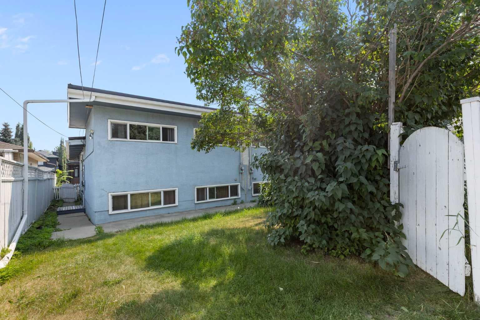 2029 & 2031 35 Street SW