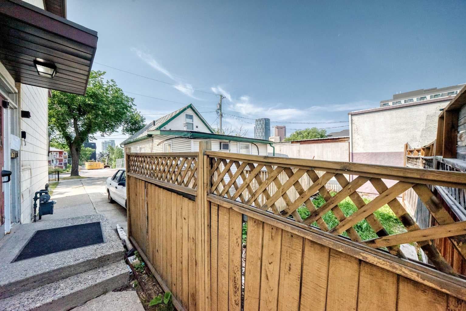 632 Marsh Road NE