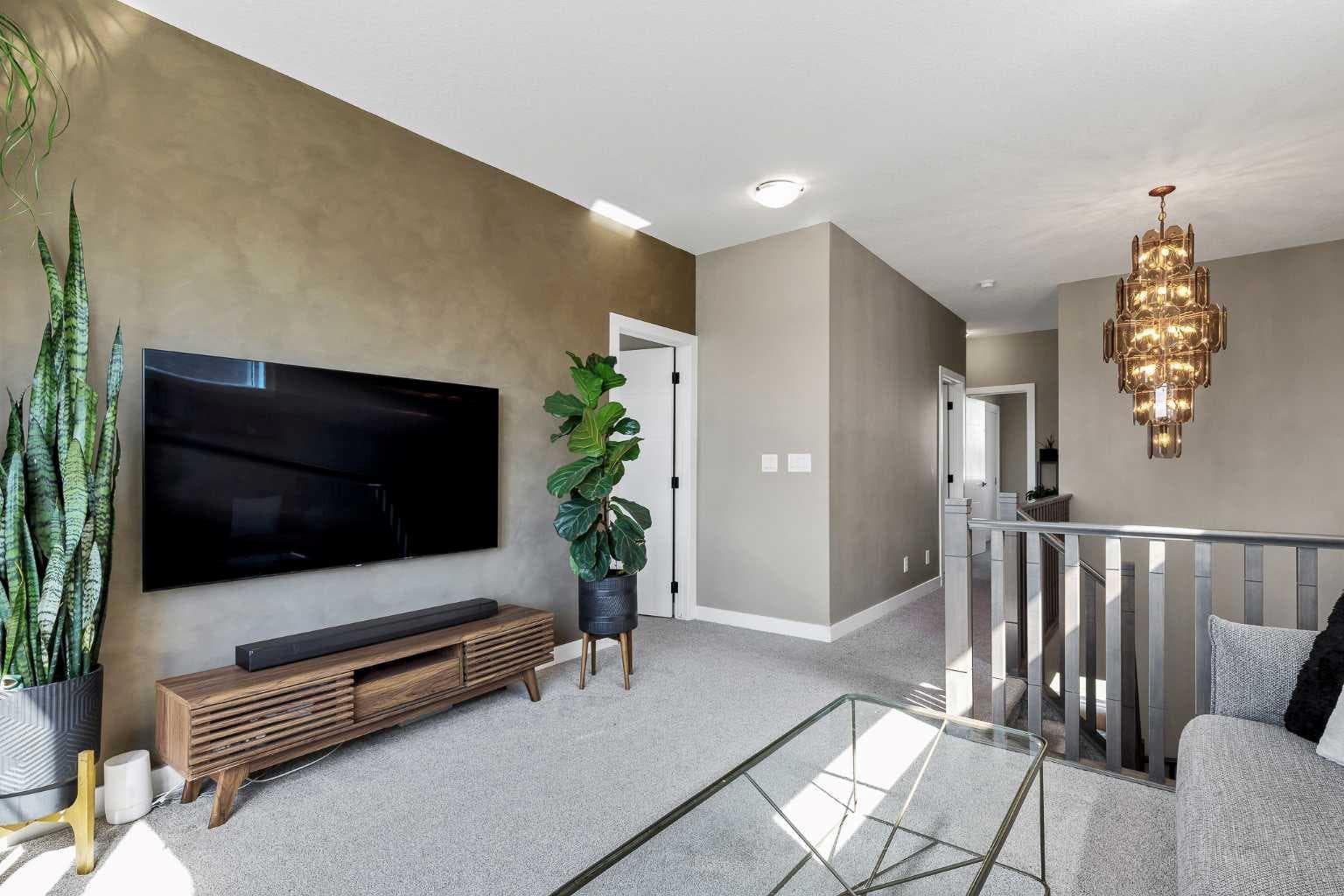 208 Osborne Green SW