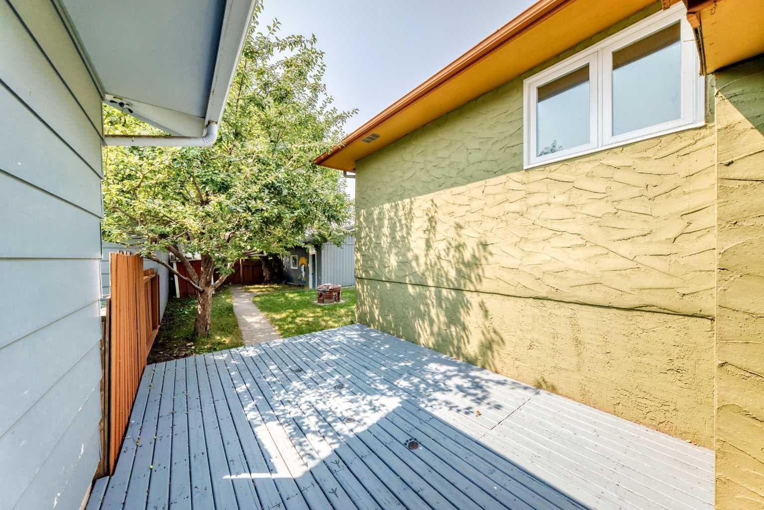 136 Midlawn Close SE